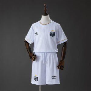 000a15cba6c-1-1-1-1.jpg Santos 2026/27 Heimtrikot (Oberteil + Hose) - Kinder