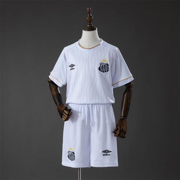 000a15cba6c-1-1-1-1.jpg Santos 2026/27 Heimtrikot (Oberteil + Hose) - Kinder