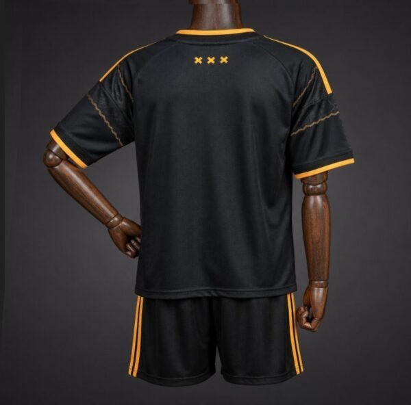 000b111d8366bfc5212a3668d07-2-1-1.jpg Ajax 2026/27 Auswärtstrikot (Oberteil + Hose) - Kinder