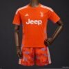 07551b94efe2fbab49172abe-c8f621-1.jpg Juventus Torwarttrikot 26/27 – Kinder (Trikot + Hose)