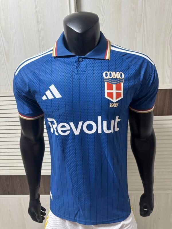 17EEAF2662B5F7D57176805417AFED1F-8a7769-1.jpg Como 26/27 Heim Trikot