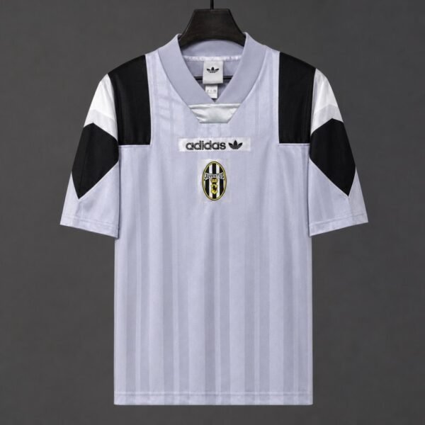 606760f8897d6da1fb2dafff-345b2c-1.jpg Juventus 26/27 Trikot