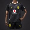 6b1cdc1ad5e722e4179e3f55-1.jpg Borussia Dortmund Auswärtstrikot 2026/27 (Oberteil + Hose) - Kinder