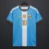 6cdcba56f5d58895e5080205-f08b39-1.jpg Argentinien Messi Abschieds-Edition Trikot 2026/27 (WM-Wappen)