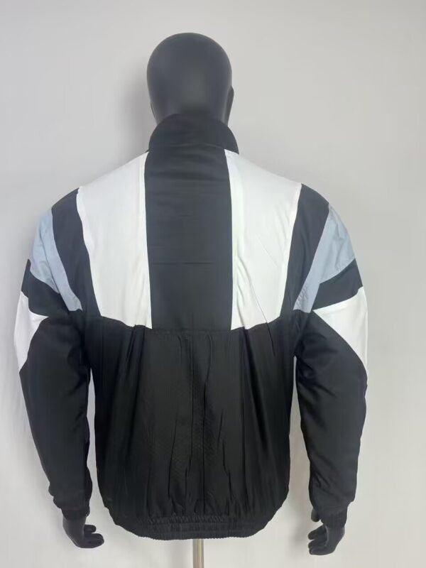 9C246F4055E1F9CFFCD55A117D6B8098-1c1663-1.jpg Juventus 26/27 Trikot