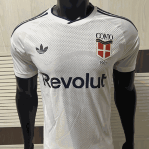 B10985A9BD3A83AE84B38895E7BAE79C-1-694a47-1.png Como 26/27 Auswärts Trikot