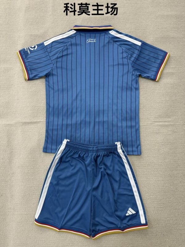 BC61FAC4DEBE6E4E0386900AD60A1C3C-1-222665-13.jpg Como Heimtrikot 26/27 - Kinder (Trikot + Hose)