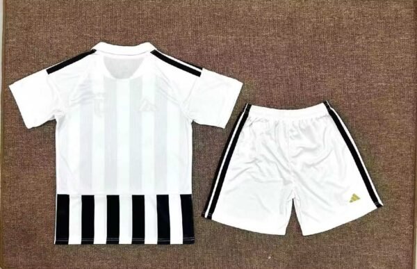 Juventus Heimtrikot 2627 - Kinder (Trikot+Hose)