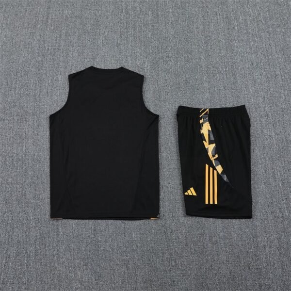 FF2E397AE8C09082B77B362D9A62414C-1-1.jpg Real Madrid Trainingsweste 2425 (Weste + Shorts)