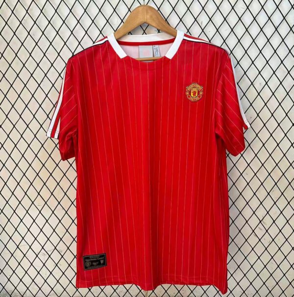 O1CN01A3Z30EY5XkI2Nf8e_2216084780414-0-cib.jpg Manchester United Freizeit-T-Shirt 26/27