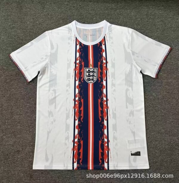 O1CN01NBwxIq1xC0KiOMrWx_2222112016406-0-cib.jpg England Trainingsshirt 26/27