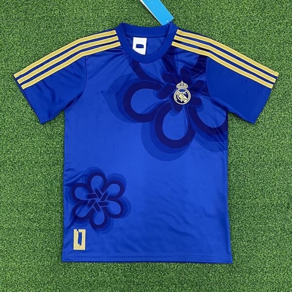O1CN01R6ZpOi2FpXcXM4m97_2222366918929-0-cib.jpg Real Madrid Sondertrikot "Jahr des Pferdes" 26/27