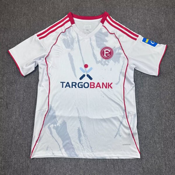 O1CN01hmmN7O2MsvpXPXDu9_2219354829884-0-cib.jpg Fortuna Düsseldorf Auswärtstrikot 25/26