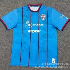 O1CN01jPjrC729cMW0KADhf_2222334928088-0-cib.jpg Cagliari Calcio Sondertrikot 25/26