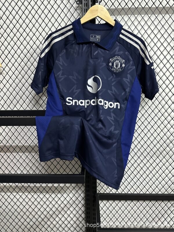 O1CN01mr9waP2AkR5Mdp402_2218442578241-0-cib.jpg Manchester United Auswärtstrikot 24/25