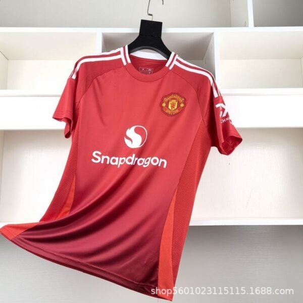 O1CN01zooOQp2AkR5RH4kXP_2218442578241-0-cib.jpg Manchester United Heimtrikot 24/25