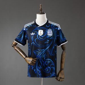 b09b3ded-05d97f-1.jpg Argentinien 26/27 Auswärts Trikot