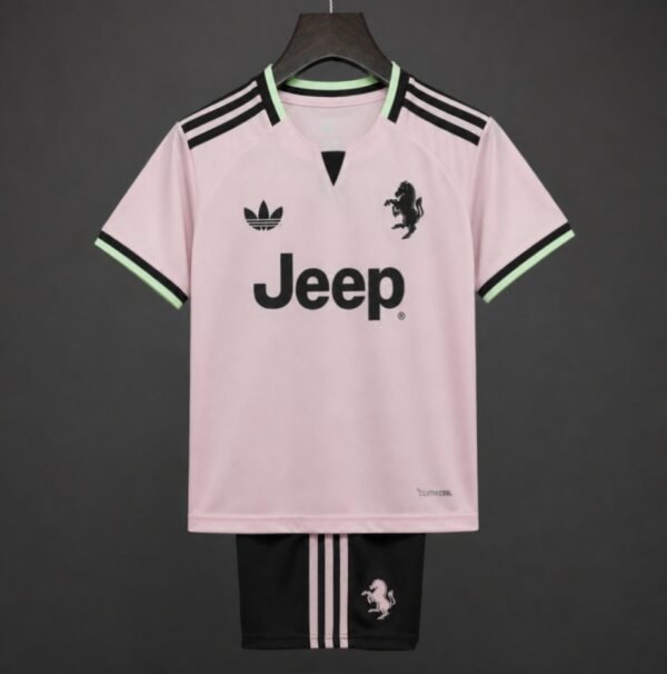 Juventus Auswärtstrikot 26/27 - Kinder (Trikot + Hose)